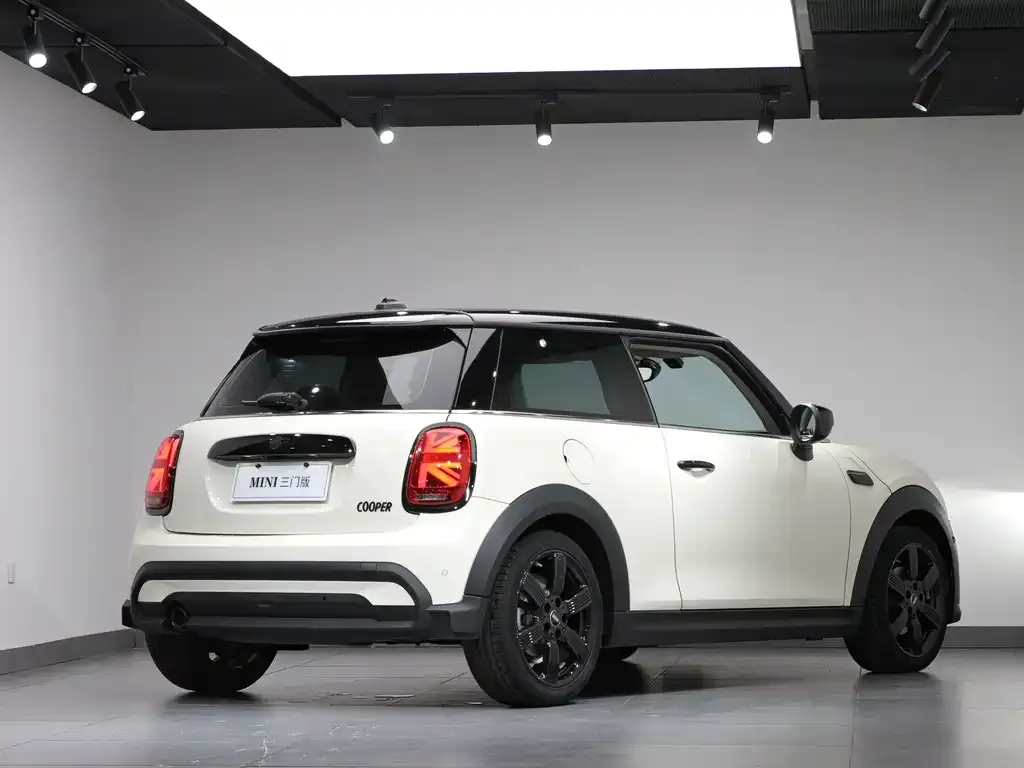 MINI Cooper (3-door) 2022 из CN, фото 2