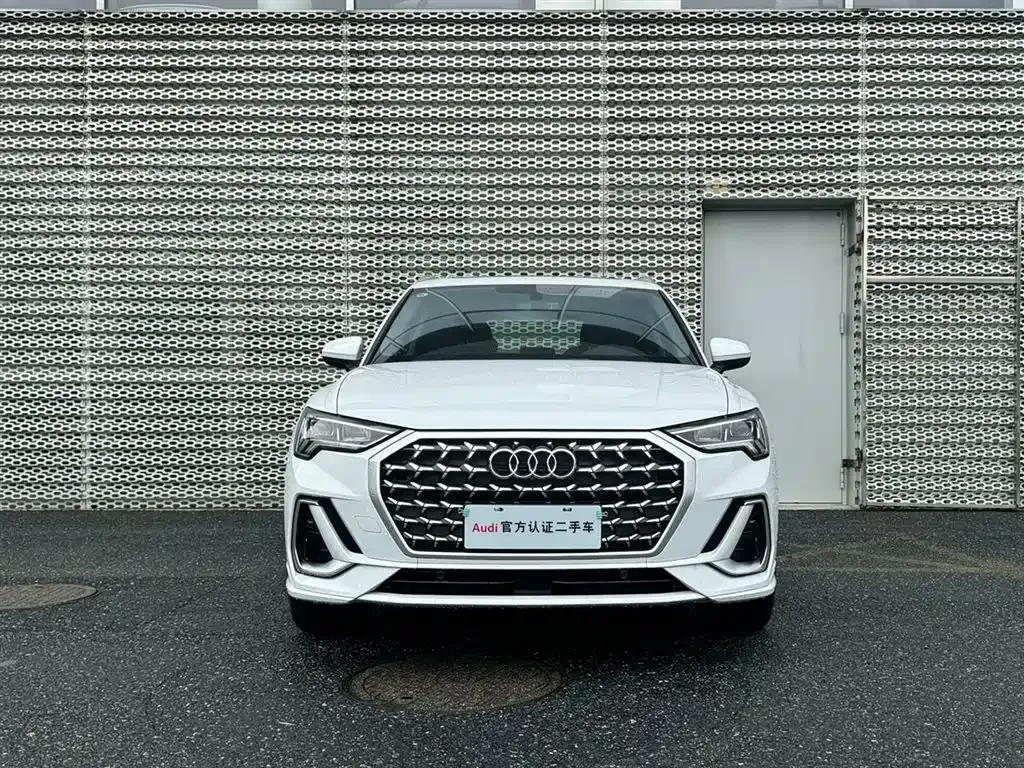 Audi Q3 2024 из CN, фото 2