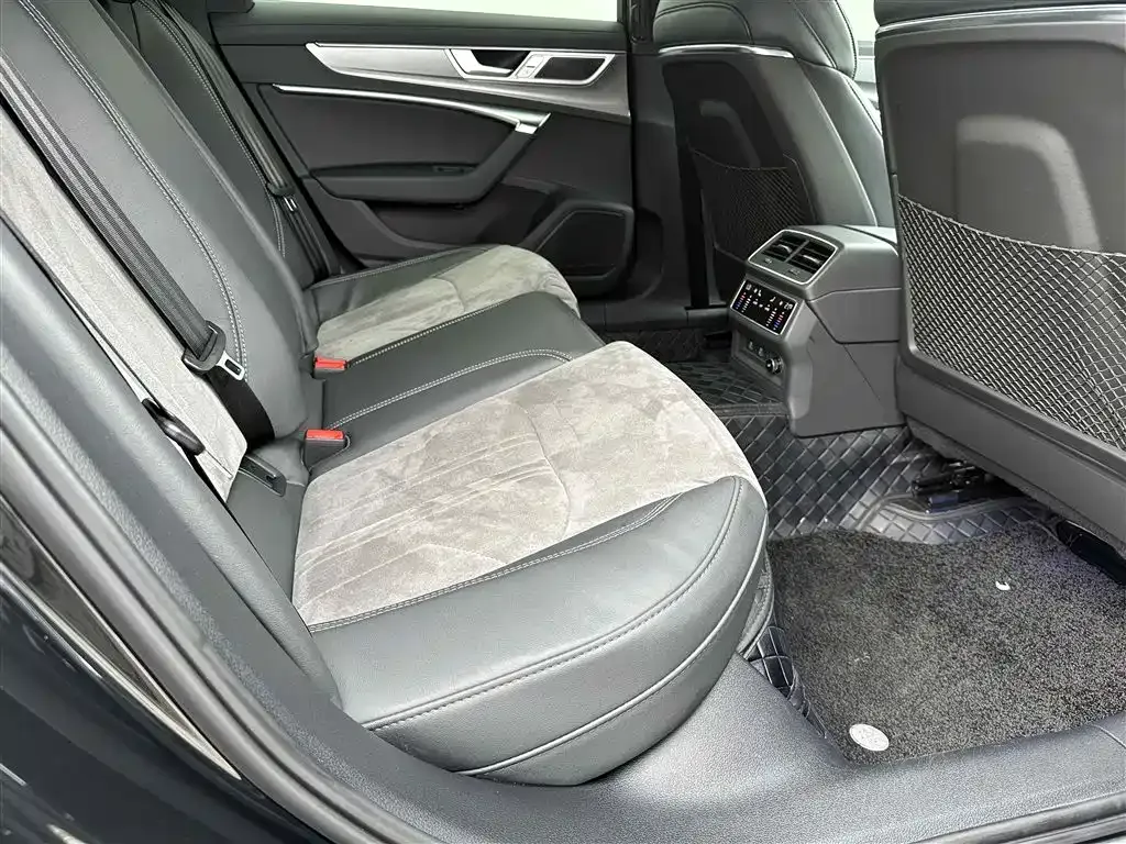Audi A6L 2024 из CN, фото 7