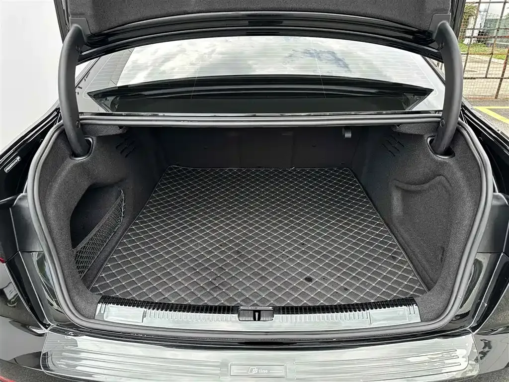 Audi A6L 2024 из CN, фото 8