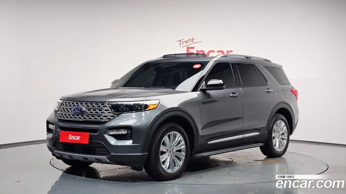 Ford Explorer — фото 1