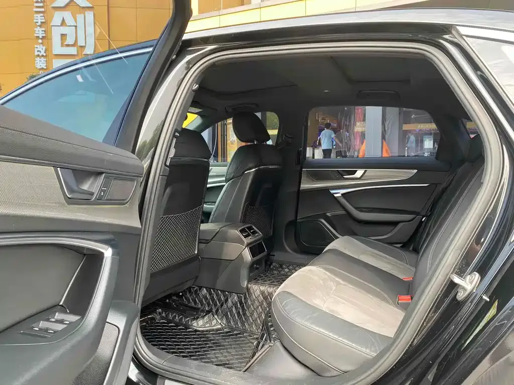 Audi A6L 2021 из CN, фото 5