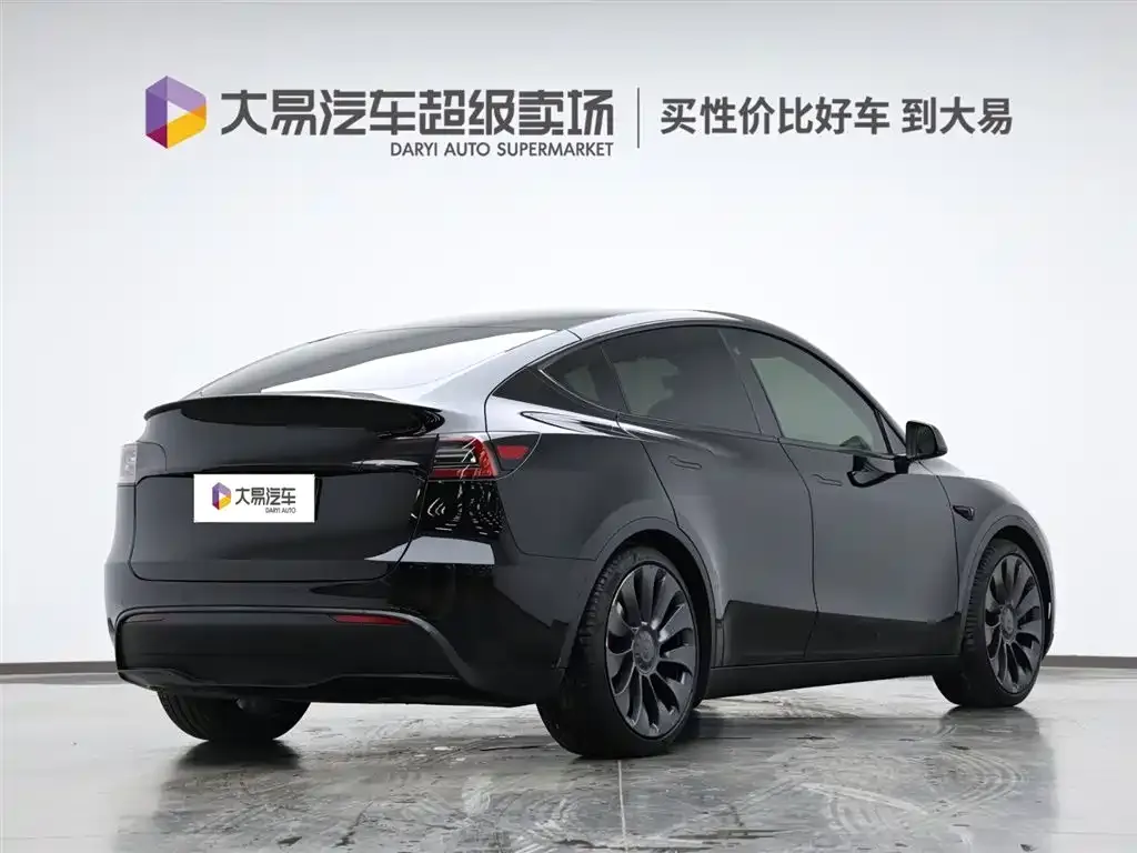 Tesla Model Y 2023 из CN, фото 3