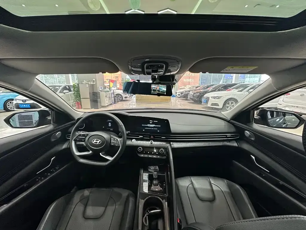 Hyundai Elantra 2024 из CN, фото 10
