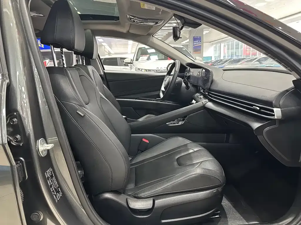 Hyundai Elantra 2024 из CN, фото 7