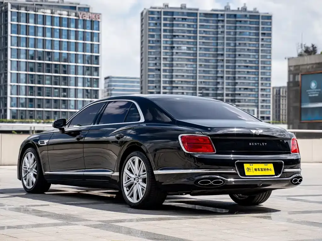 Bentley Flying Spur 2023 из CN, фото 4