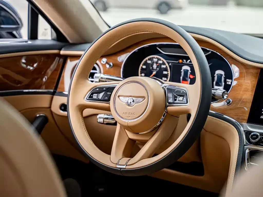 Bentley Flying Spur 2023 из CN, фото 9