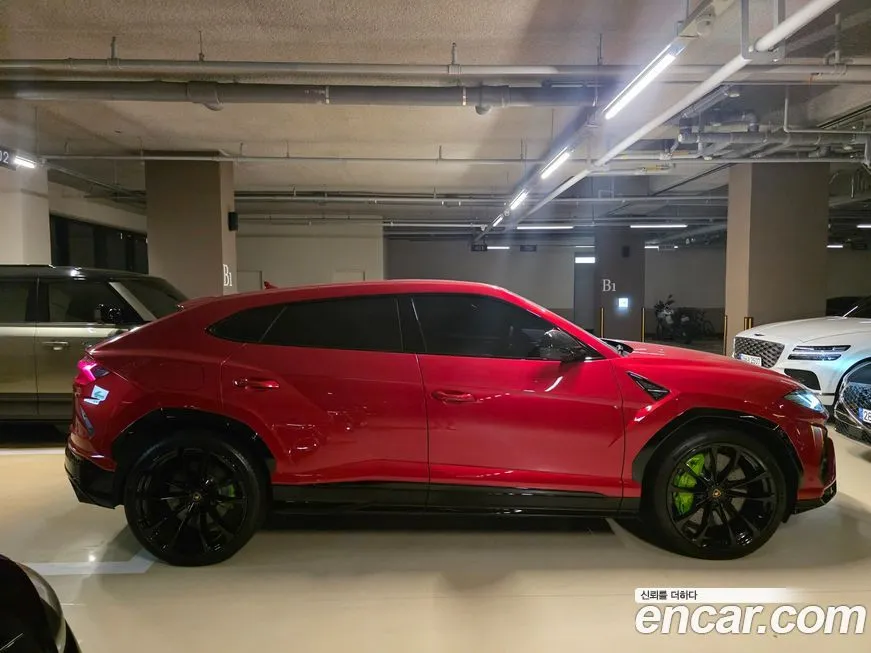 Lamborghini Urus 2022 из KR, фото 2