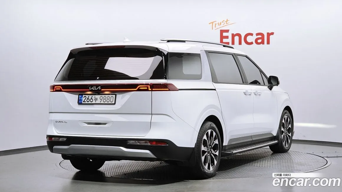 Kia Carnival — фото 2