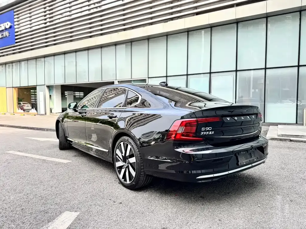 Volvo S90 PHEV — фото 4