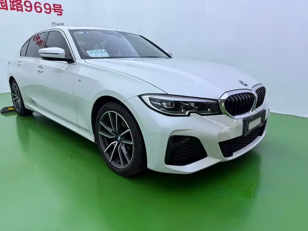 BMW 3 Series 2021 из CN, фото 3