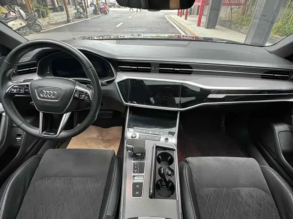 Audi A6L 2022 из CN, фото 6
