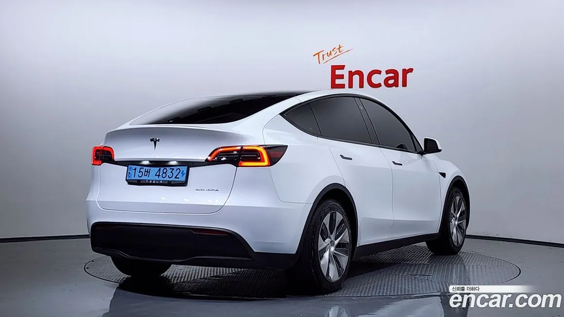 Tesla Model Y 2023 из KR, фото 2