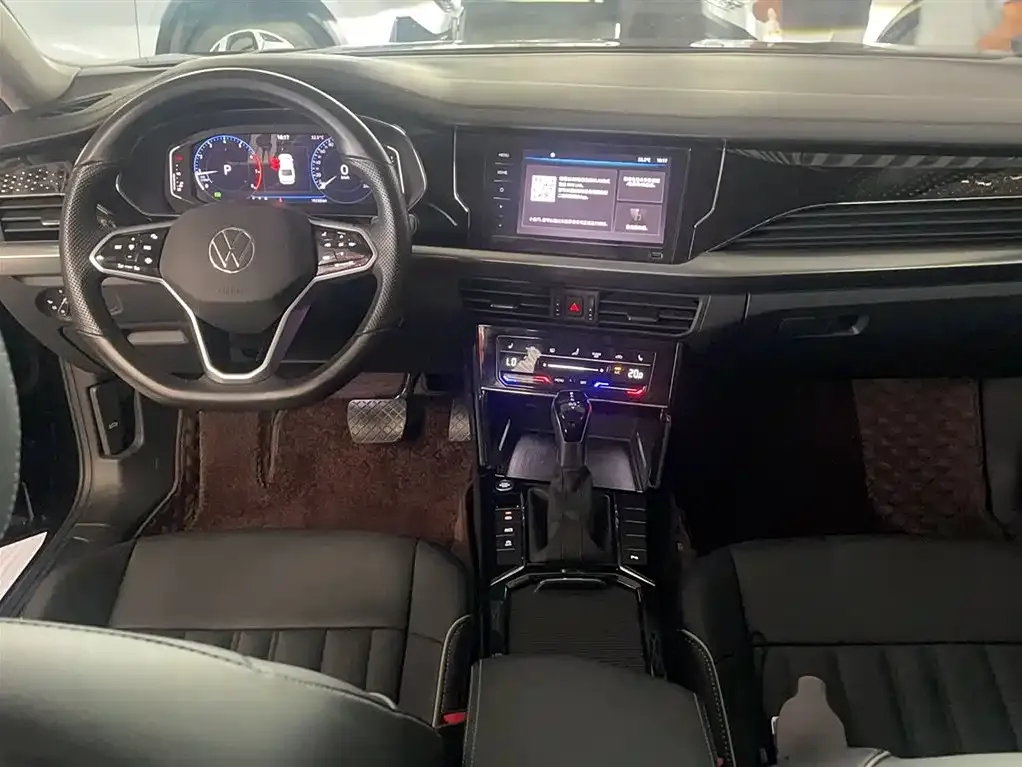 Volkswagen Passat 2023 из CN, фото 10