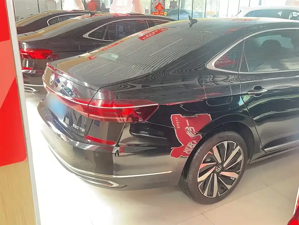 Volkswagen Passat 2023 из CN, фото 5