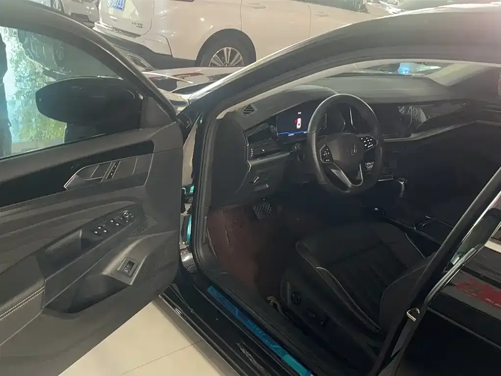 Volkswagen Passat 2023 из CN, фото 9