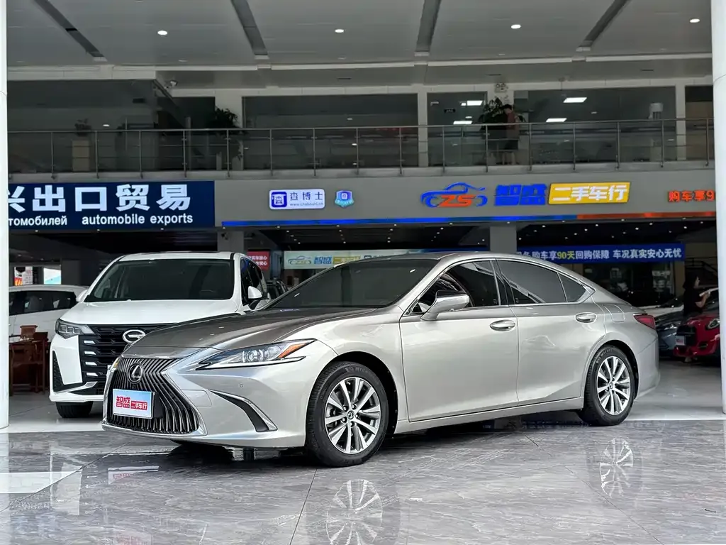 Lexus ES 2021 из CN, фото 1