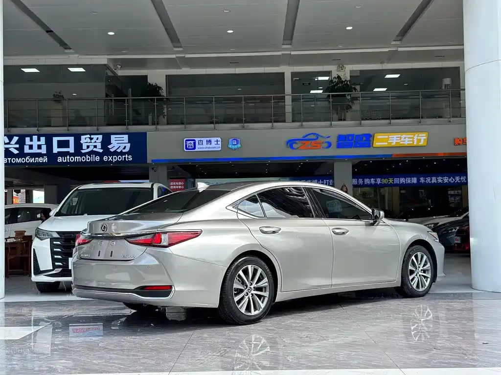 Lexus ES 2021 из CN, фото 3
