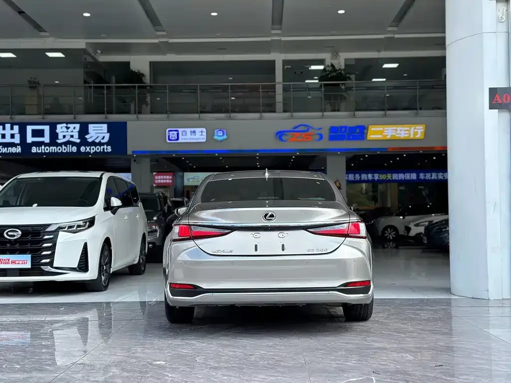 Lexus ES 2021 из CN, фото 4