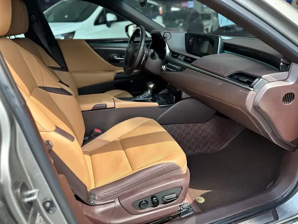 Lexus ES 2021 из CN, фото 8