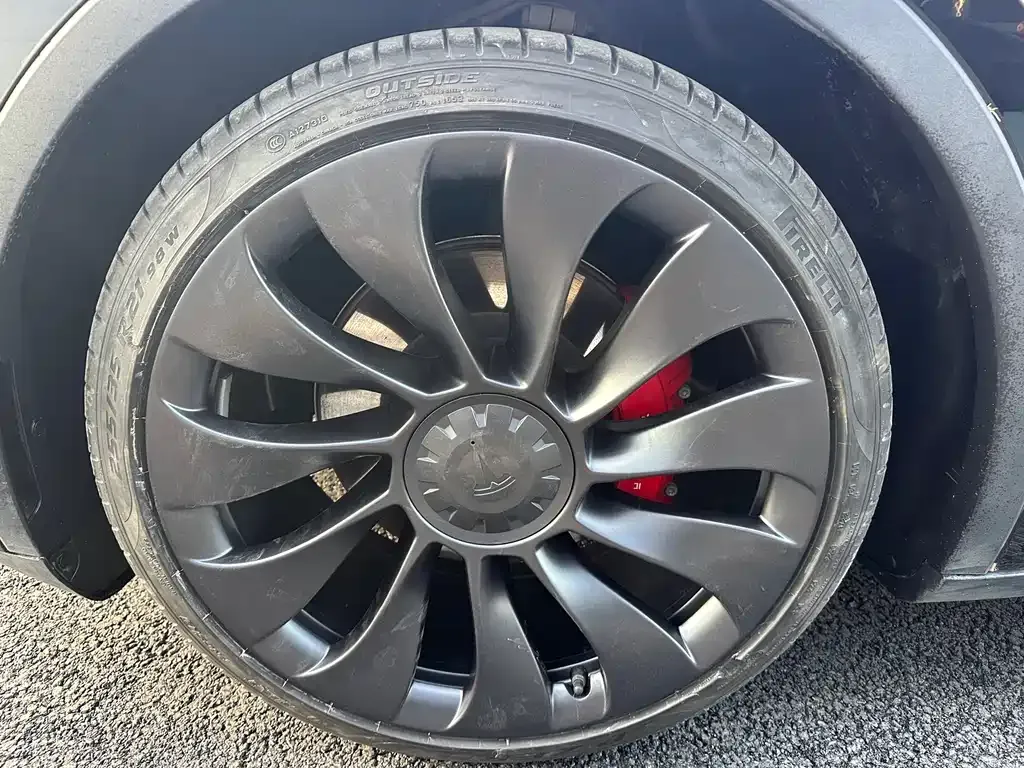 Tesla Model Y 2023 из CN, фото 2