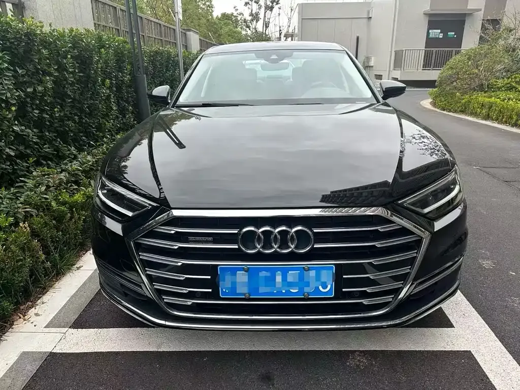 Audi A8 2021 из CN, фото 2