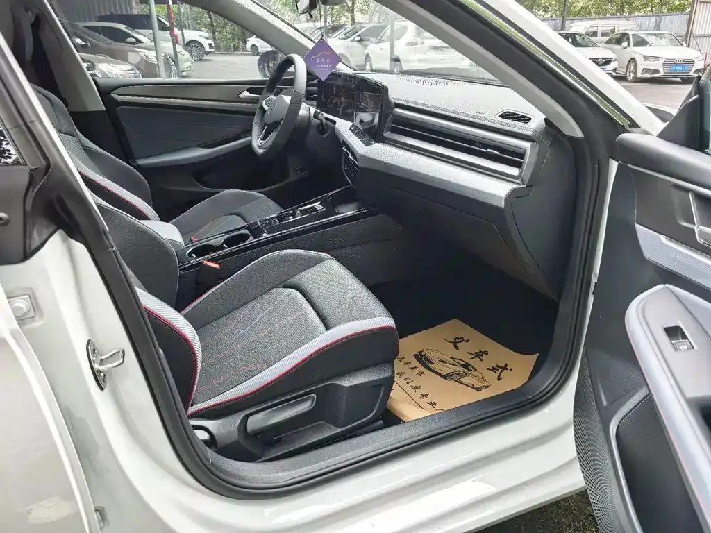 Volkswagen Lamando 2024 из CN, фото 5