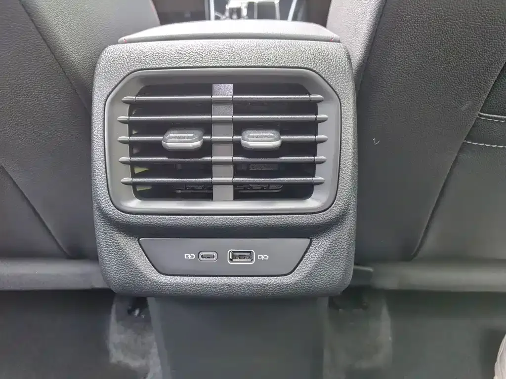 Volkswagen Lamando 2024 из CN, фото 7