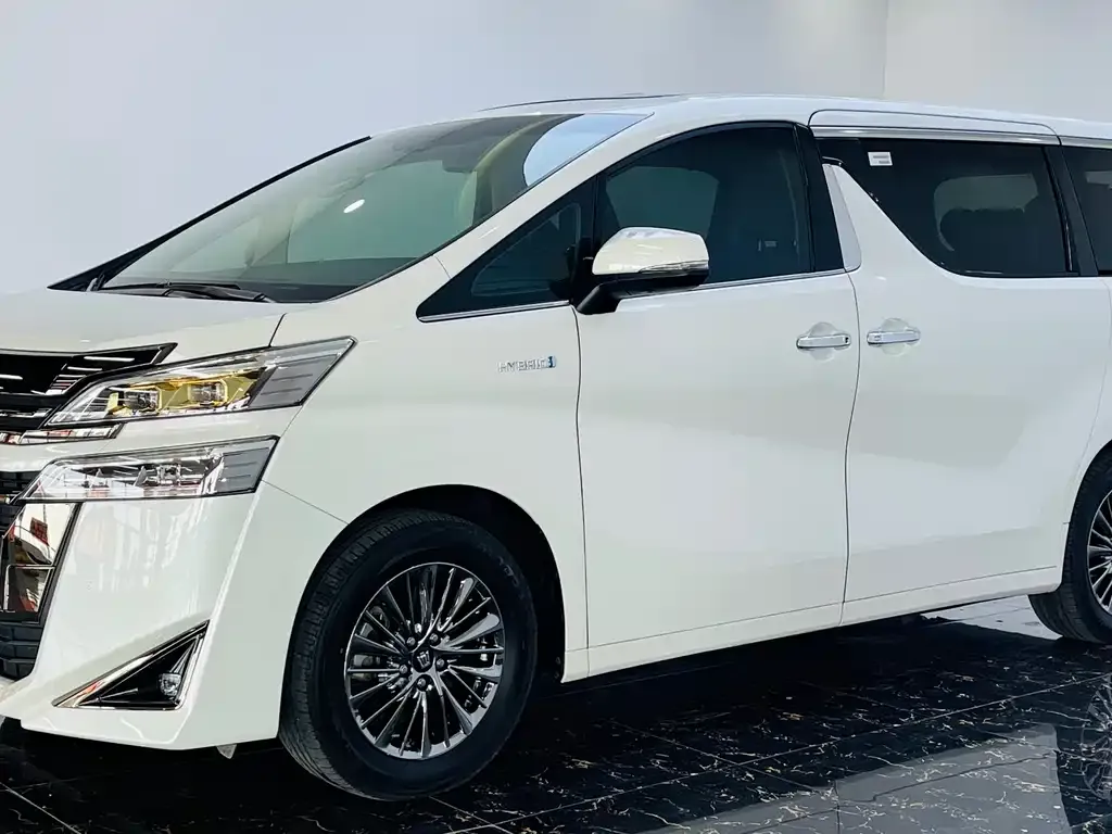 Toyota Vellfire — фото 2