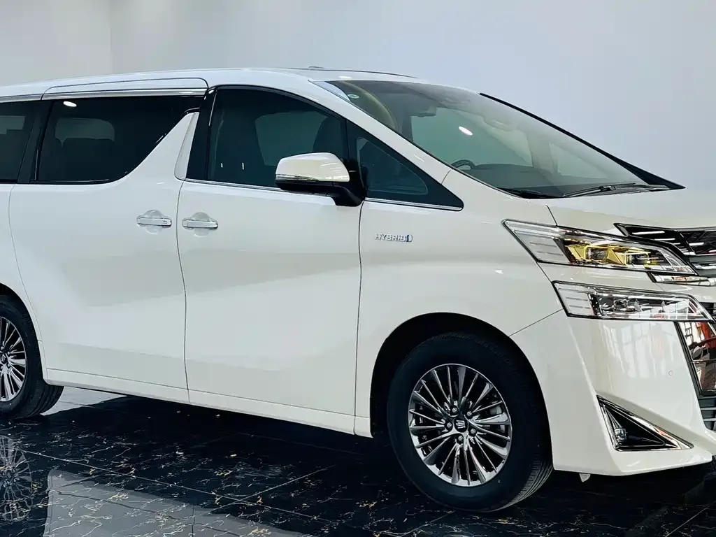 Toyota Vellfire — фото 3