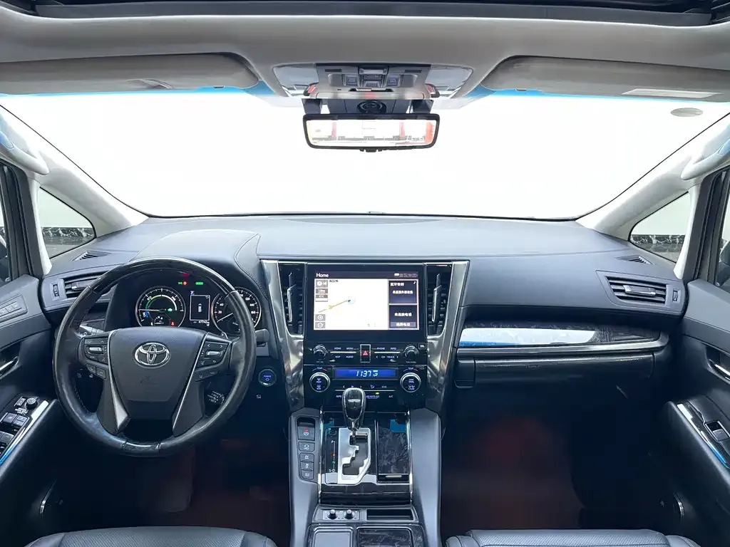 Toyota Vellfire — фото 5