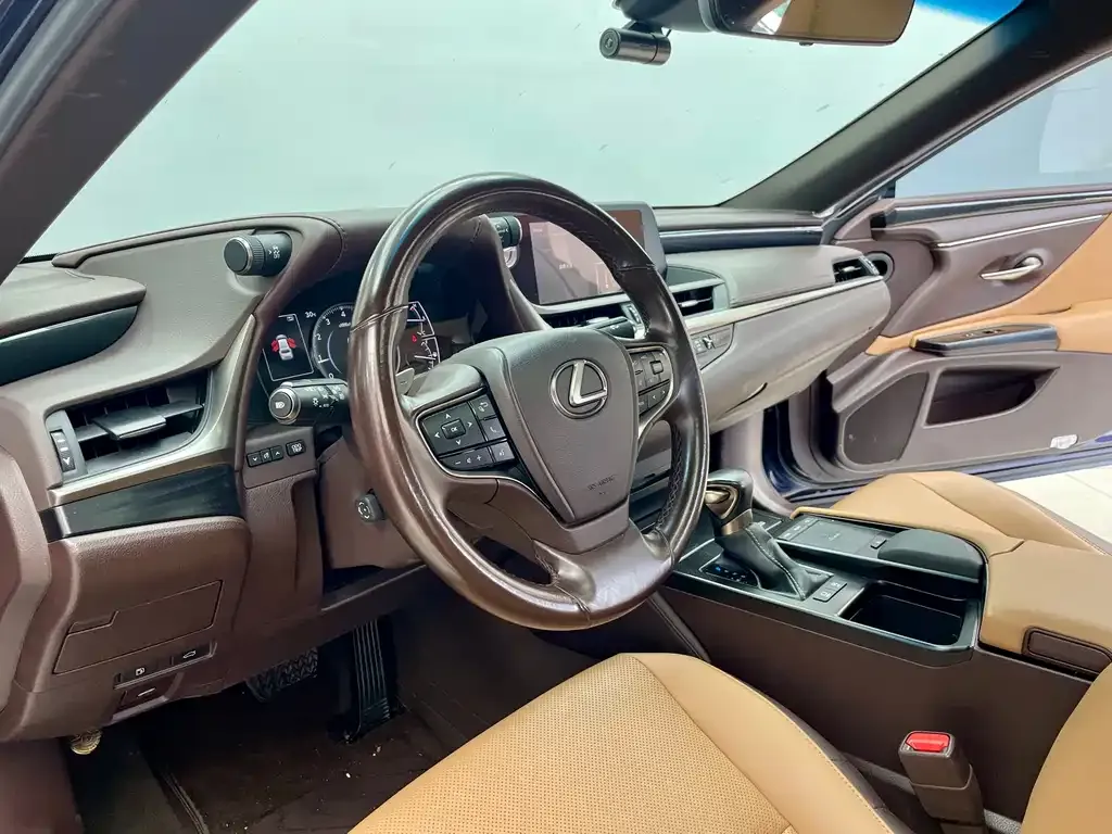 Lexus ES 2021 из CN, фото 8