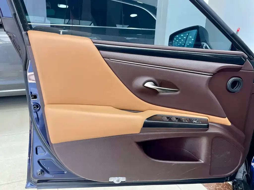 Lexus ES 2021 из CN, фото 9
