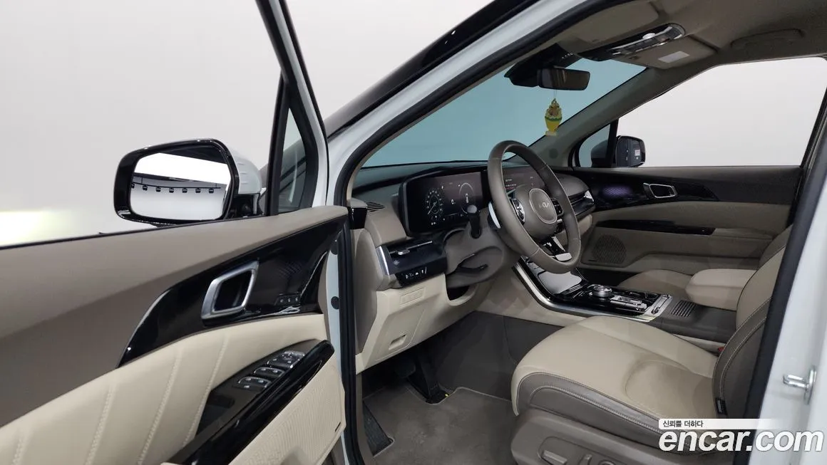 Kia Carnival — фото 10
