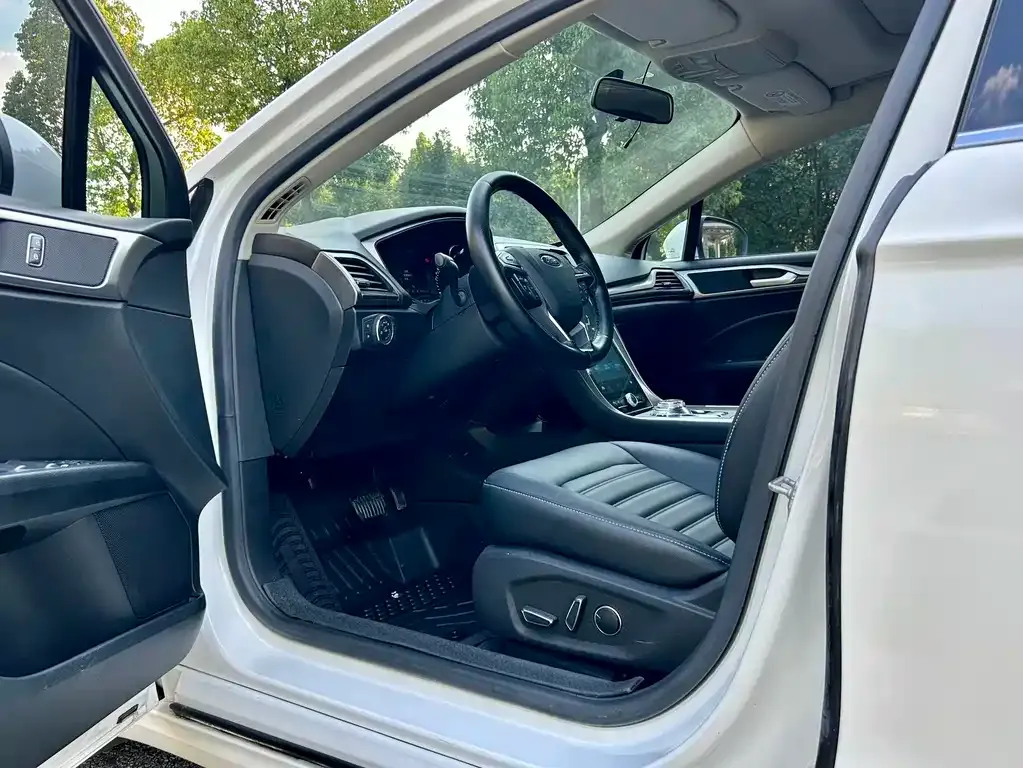 Ford Mondeo 2022 из CN, фото 10
