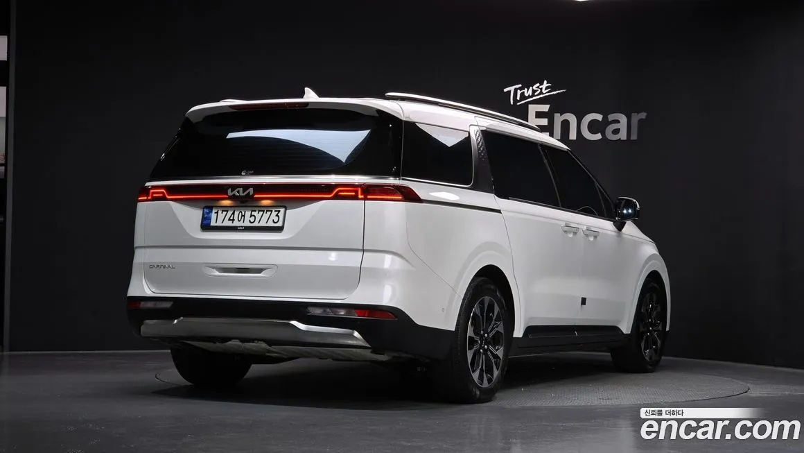 Kia Carnival — фото 2