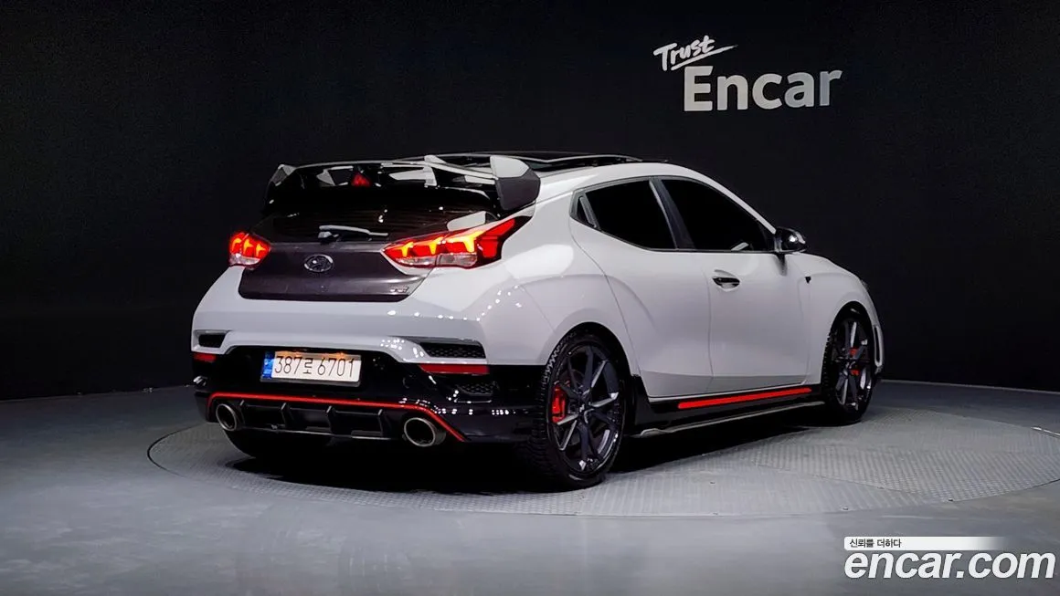 Hyundai Veloster — фото 2
