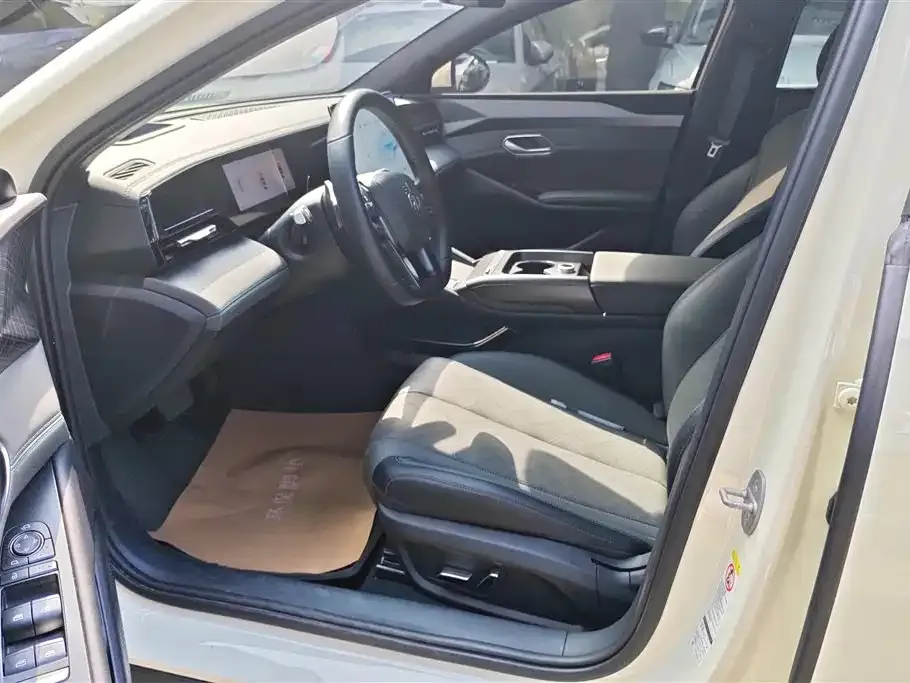 BYD Qin L — фото 9