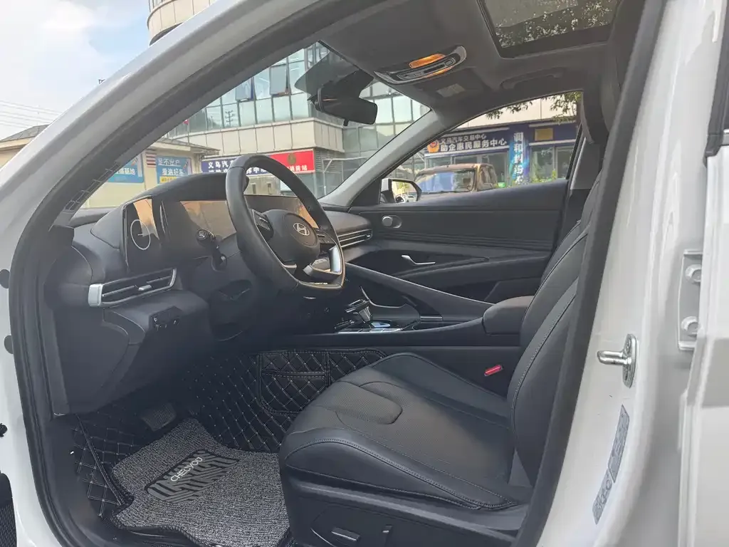 Hyundai Elantra 2024 из CN, фото 10