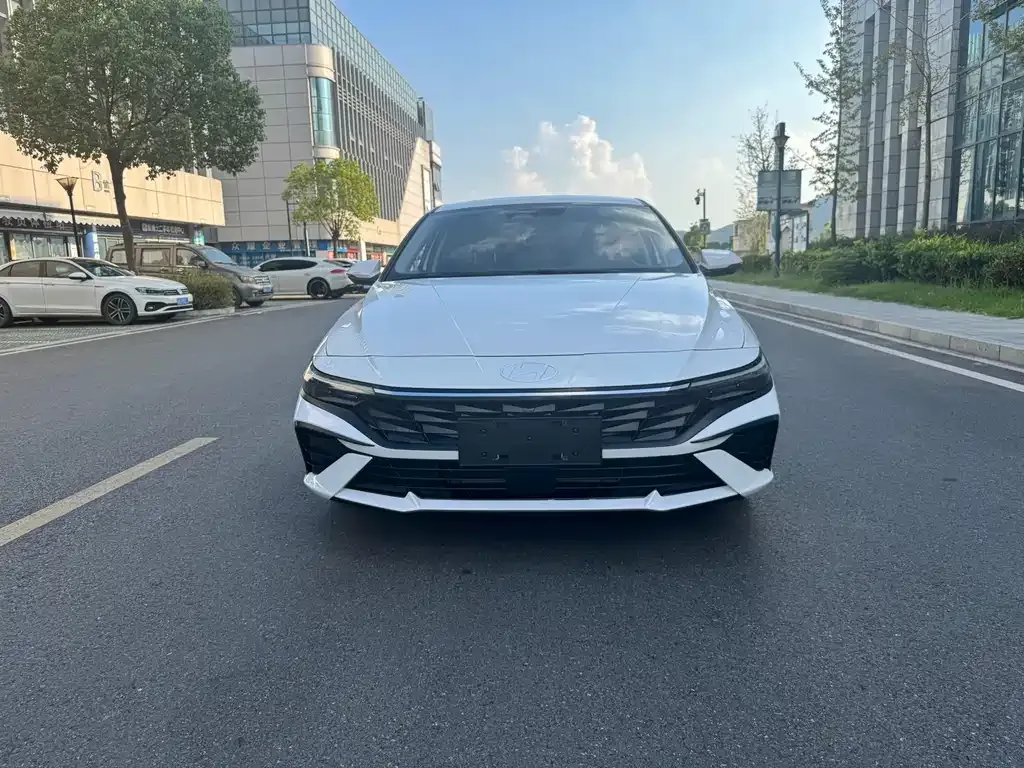 Hyundai Elantra 2024 из CN, фото 3