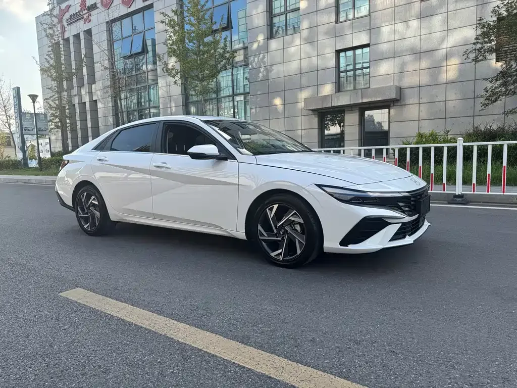 Hyundai Elantra 2024 из CN, фото 4