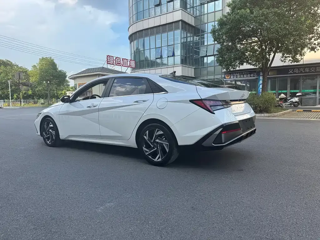 Hyundai Elantra 2024 из CN, фото 8