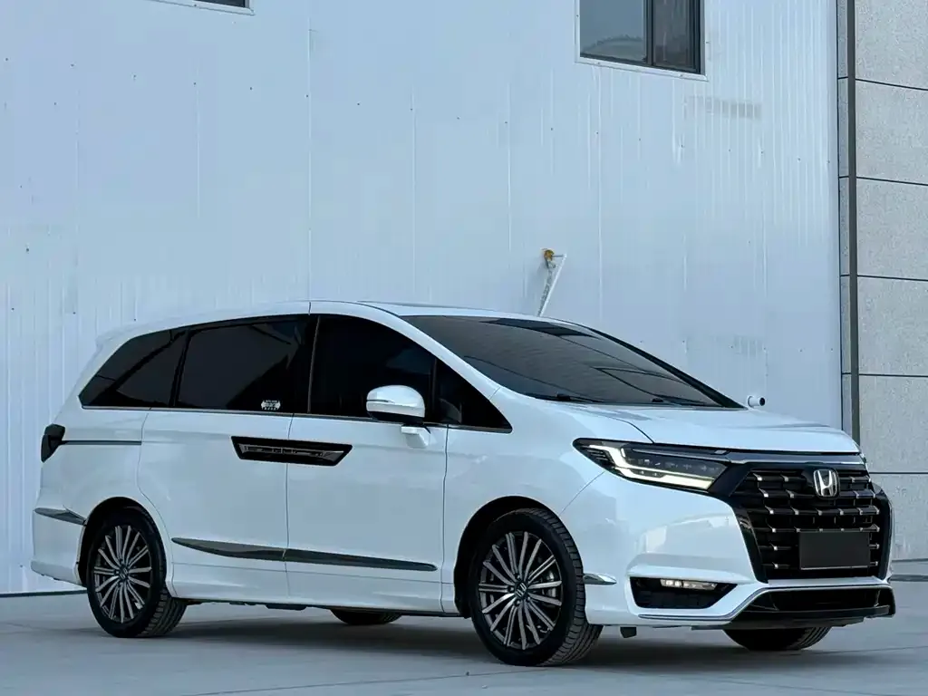 Honda Elysion 2022 из CN, фото 3