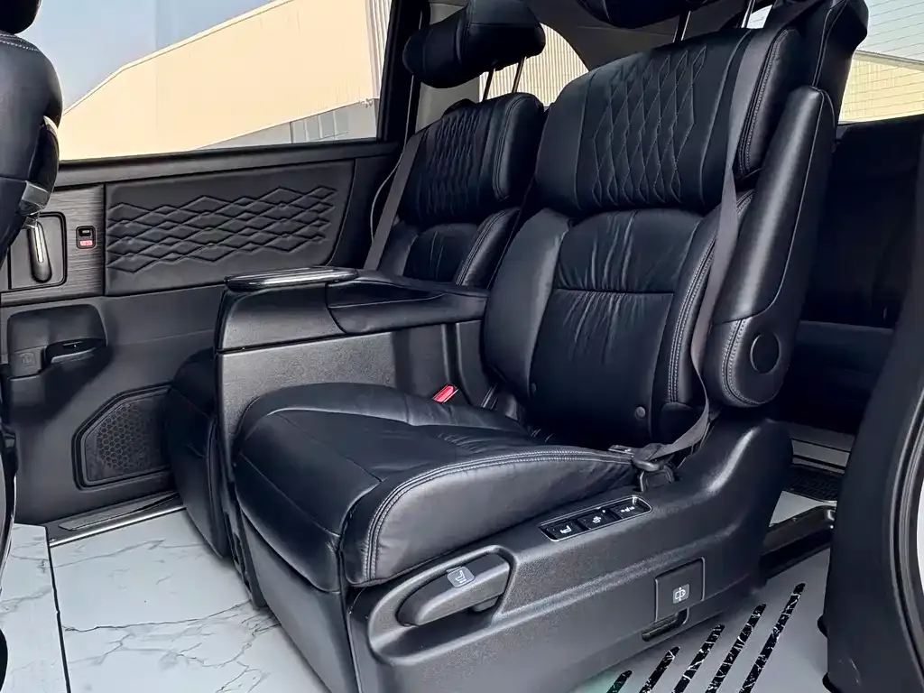 Honda Elysion 2022 из CN, фото 5