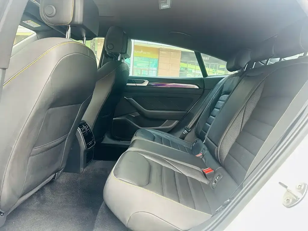 Volkswagen CC 2023 из CN, фото 5