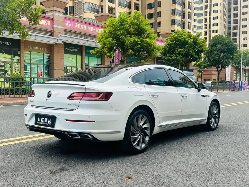Volkswagen CC 2023 из CN, фото 9
