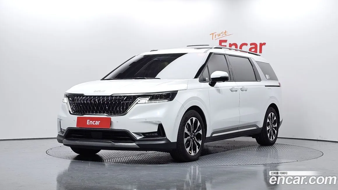 Kia Carnival — фото 1