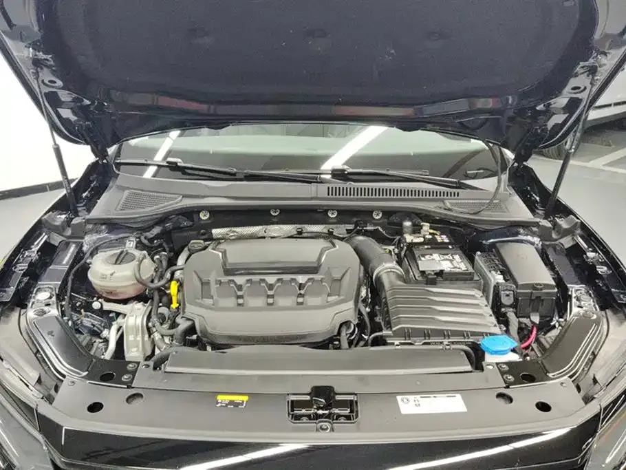 Volkswagen Passat 2024 из CN, фото 10