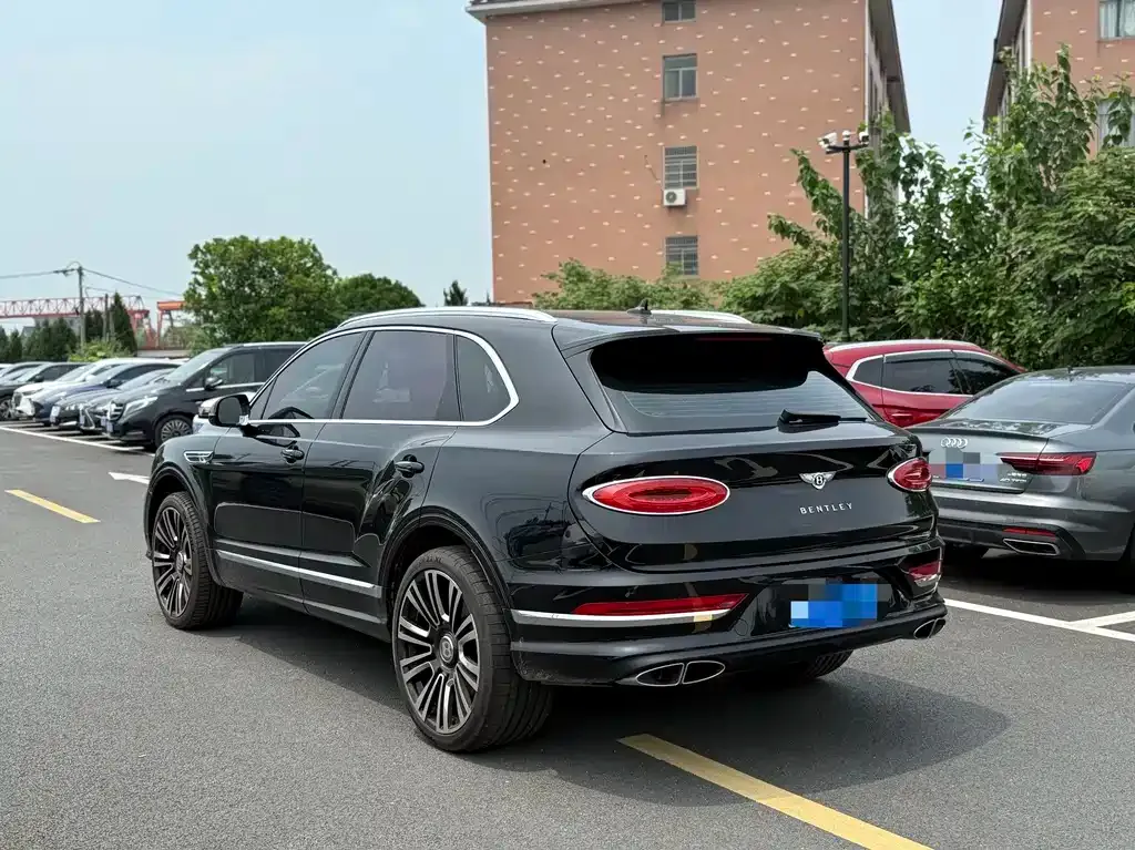 Bentley Bentayga 2024 из CN, фото 2