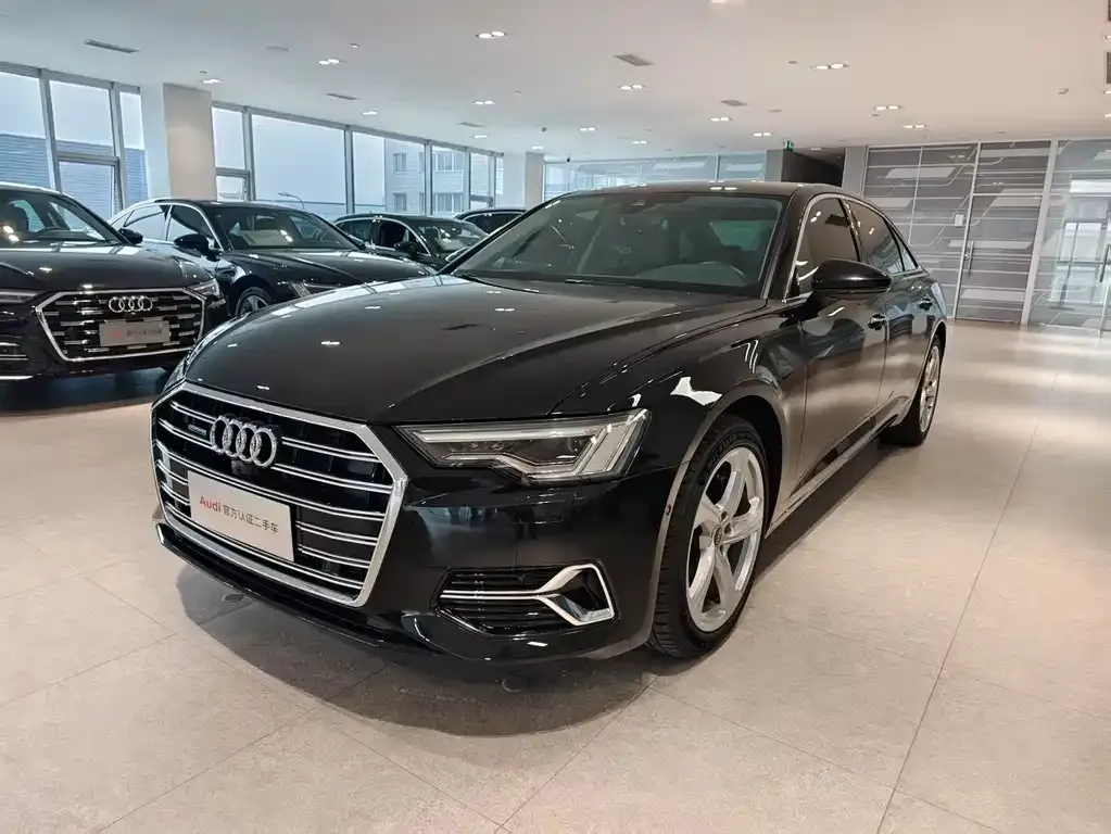 Audi A6L — фото 1